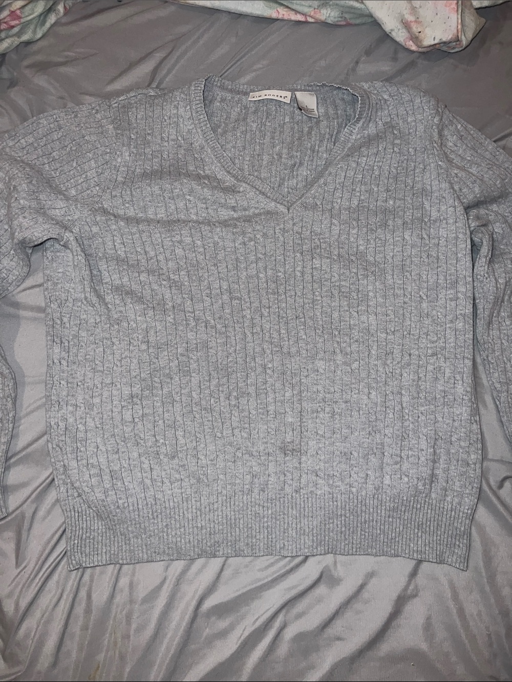 Kim Rogers Gray Ribbed V-Neck sweater